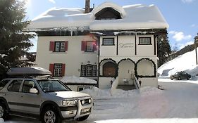 Chalet-Hotel Larix